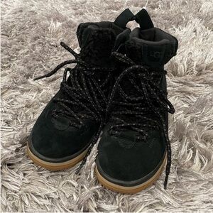 Ugg Lakesider Heritage Mid Ankle Boots 5.5